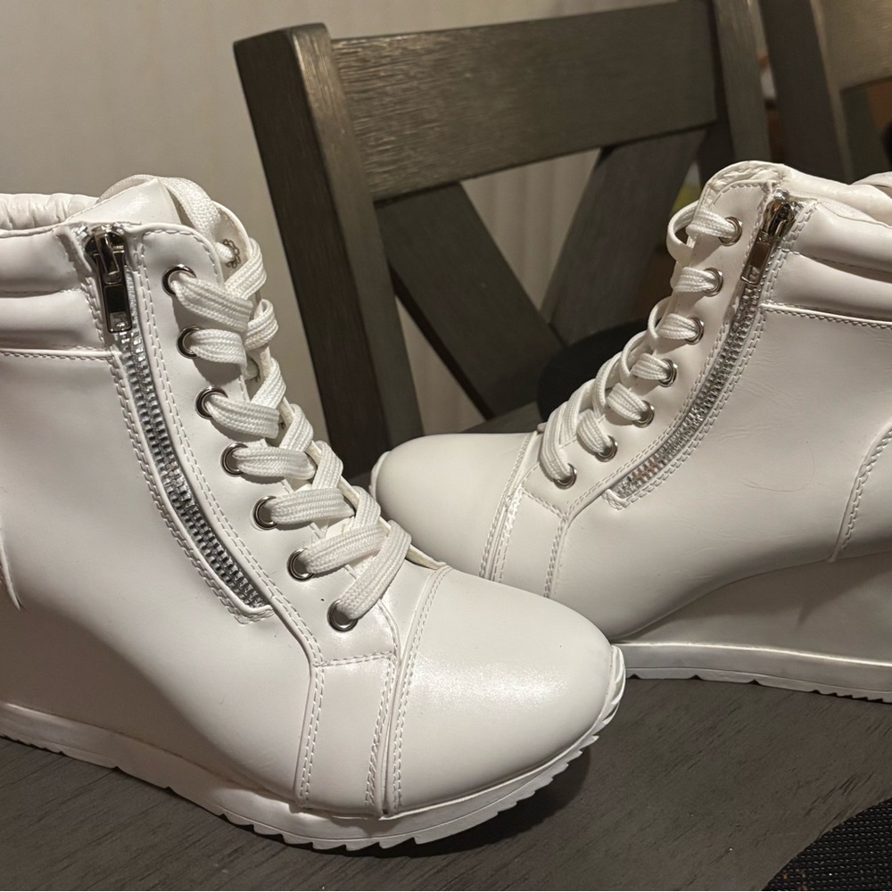 Forever Wedge White Leather Boots, Size 7 1/2